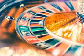 Filipino players accessing ph565 live casino and sports betting on mobile in the Philippines